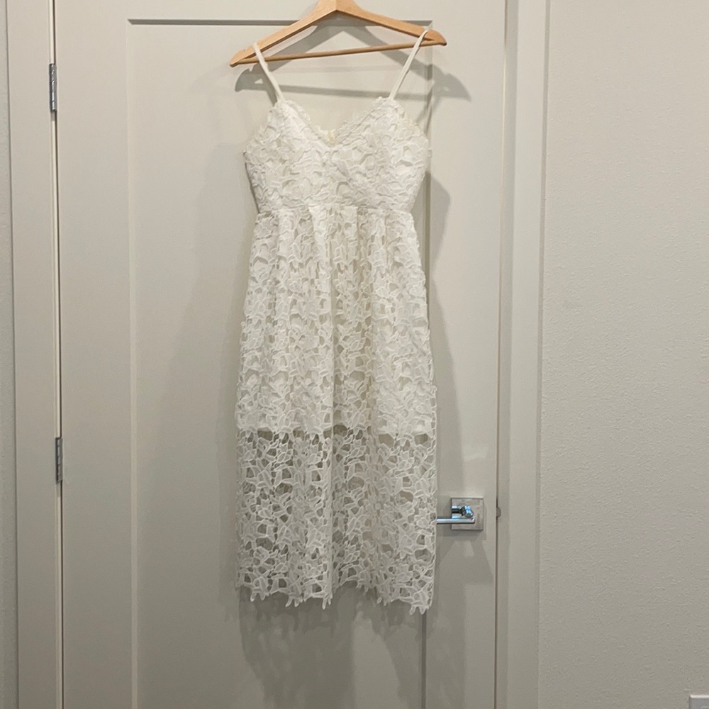 White Lace Sweetheart Neck Dress